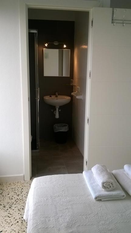 Hostal Paris Ciutadella Ciutadella  Eksteriør bilde
